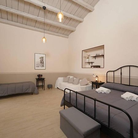Syracuseapartments Antica Dimora Bagian luar foto